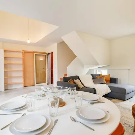 Stylish Indoor Patio, Free Netflix & Private Parking Lissabon