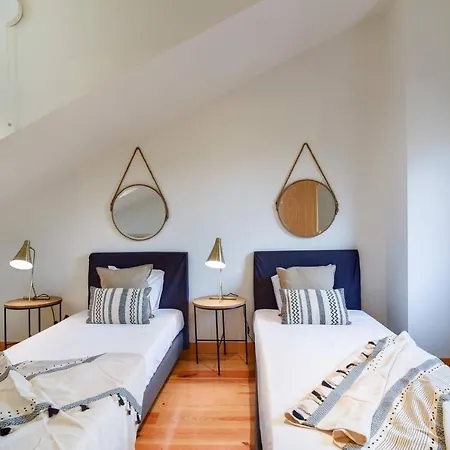 Stylish Indoor Patio, Free Netflix & Private Parking Διαμέρισμα *